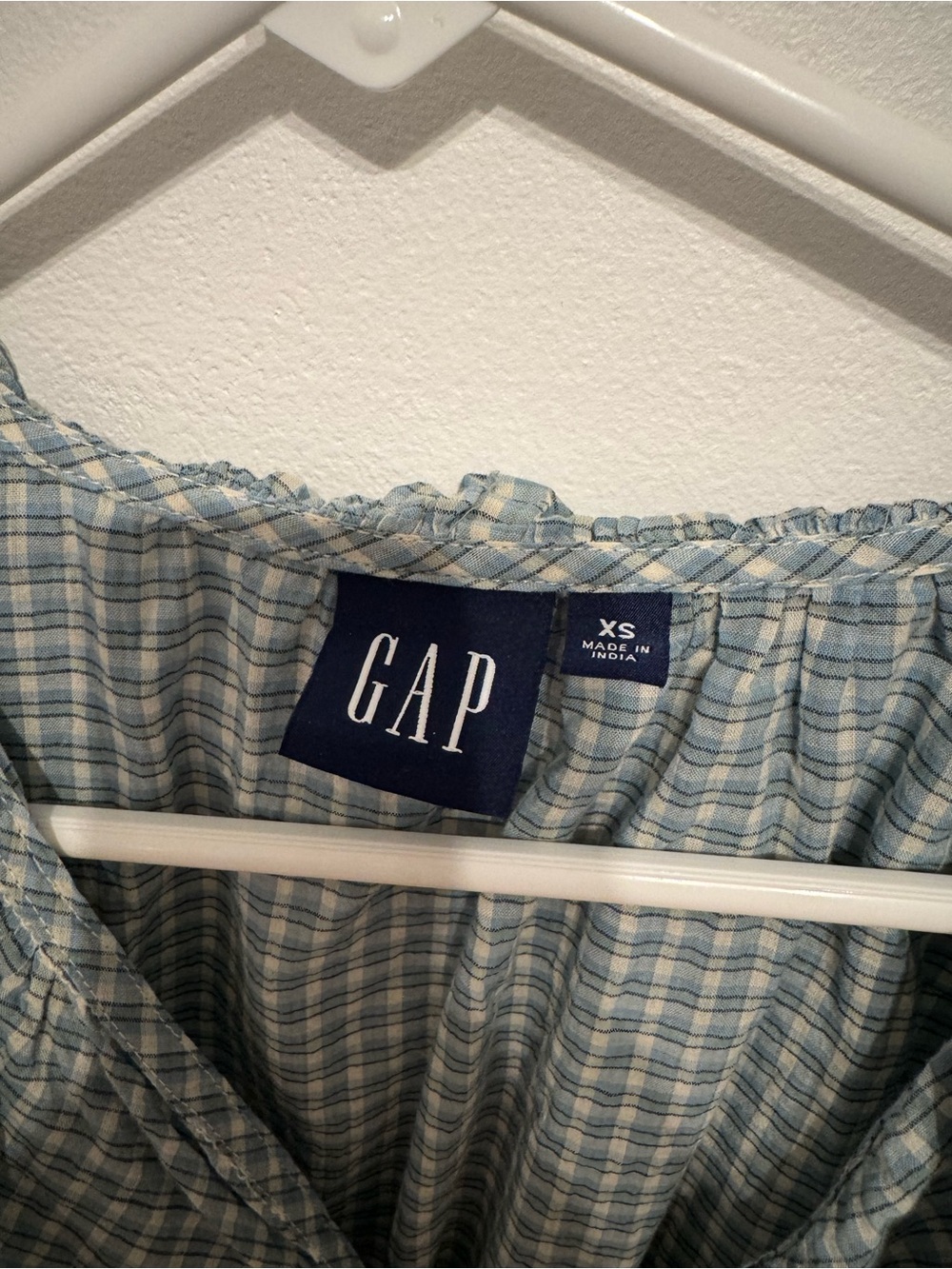 Gap Ruffle Collar V-Neck Top - Picture 4 of 5